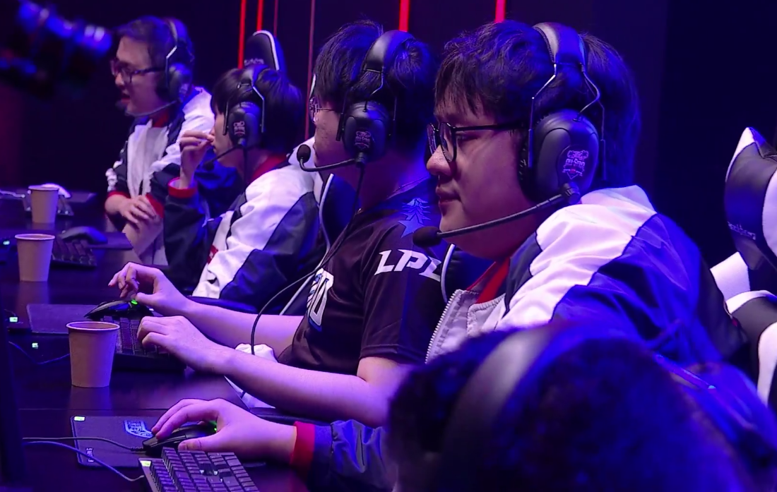 星空体育官网-国际比赛日全明星赛焦点战；山东泰山防线松动；媒体盛赞；医务组通报恢复-星空体育官网